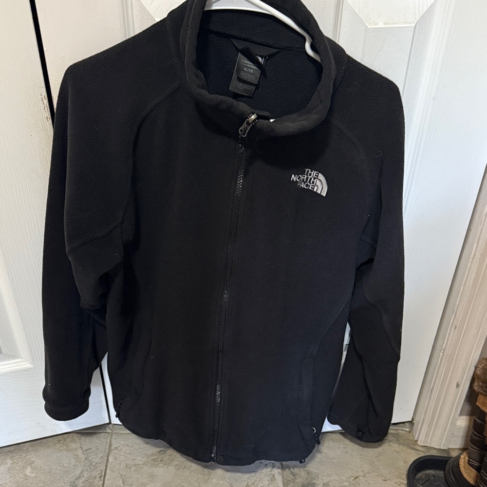 The North Face Classic Black Zip-Up Jacket excellent used condition.